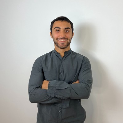 Uriel Attias, ostéopathe D.O., au cabinet